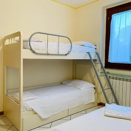 Ares Apartment - Gardacase Net Apartmán *
