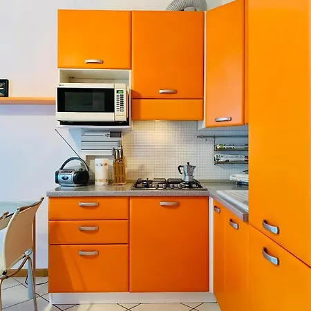 Ares Apartment - Gardacase Net סירמיונה